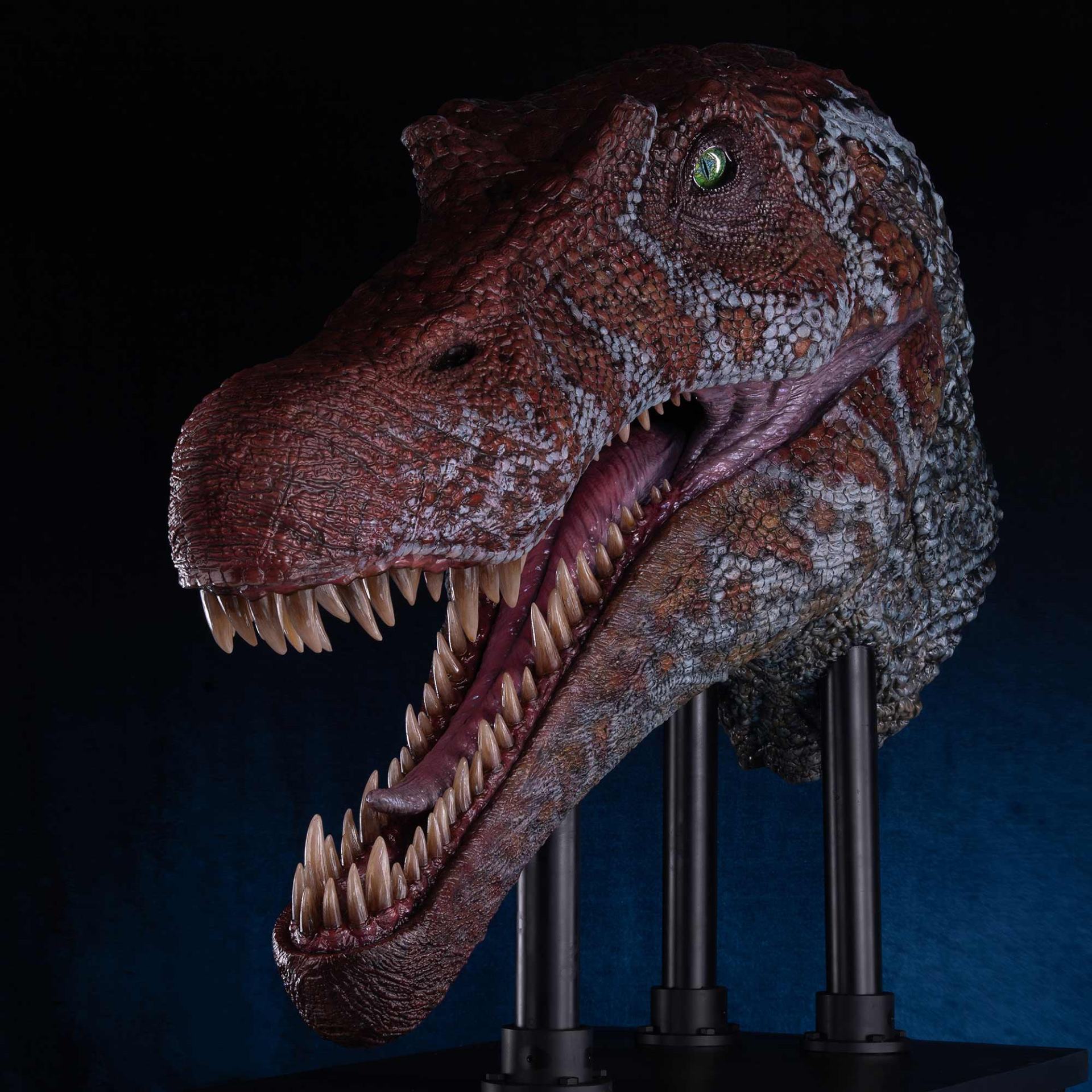 JURASSIC PARK 3 SPINOSAURUS HALF-SCALE HEAD PROP REPRODUCTION