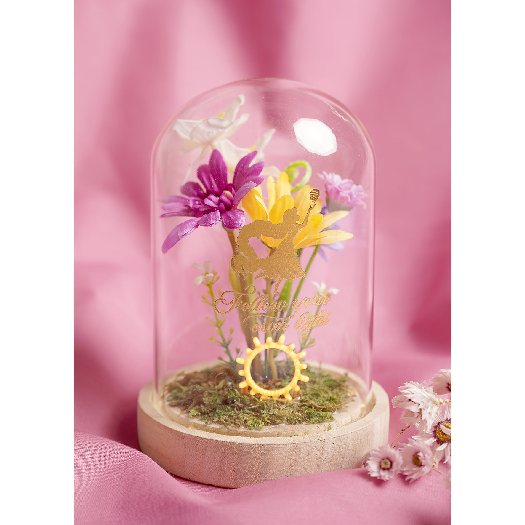 DISNEY PRINCESS - Rapunzel - Floral Cloche with a Neon Light