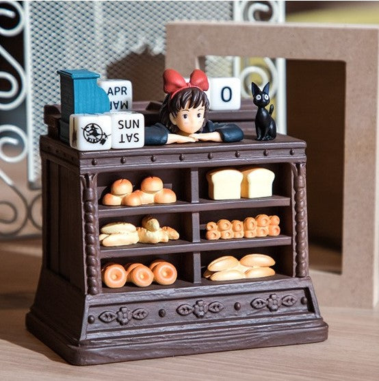KIKI'S DELIVERY SERVICE - Kiki Salesclerk - Diorama & Calendar 11cm