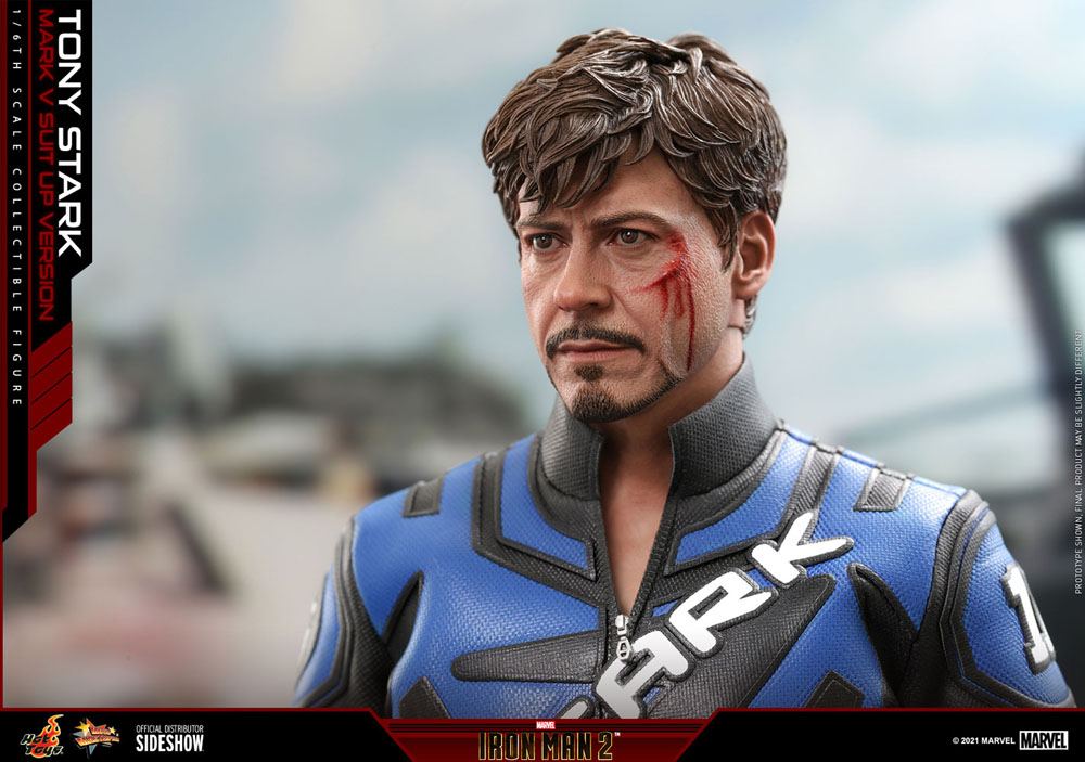 MARVEL - Tony Stark (Mark V Suit Up) - Action Figure 31cm