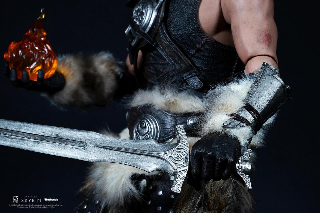 SKYRIM - Dragonborn standard - Figurine articulée '22x9x35cm'