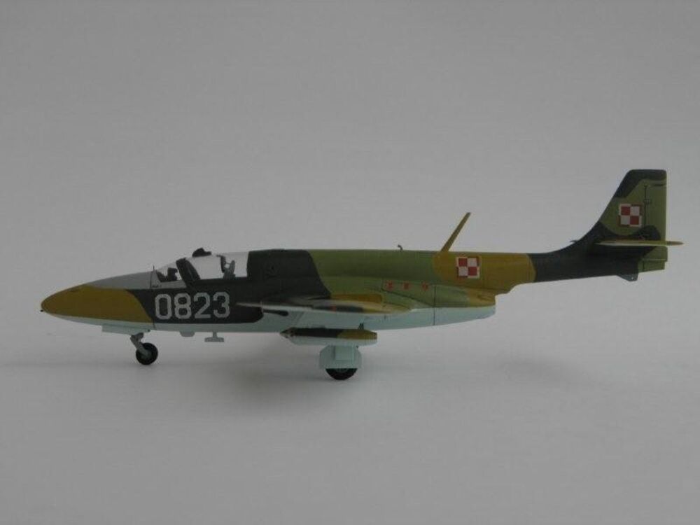 TS-11 Iskra 200BR