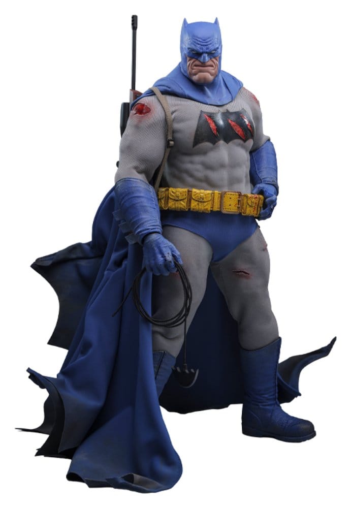 Batman: The Dark Knight Returns Comic Masterpiece Action Figure 1/6 Batman (Battle Damaged Version) 32 cm