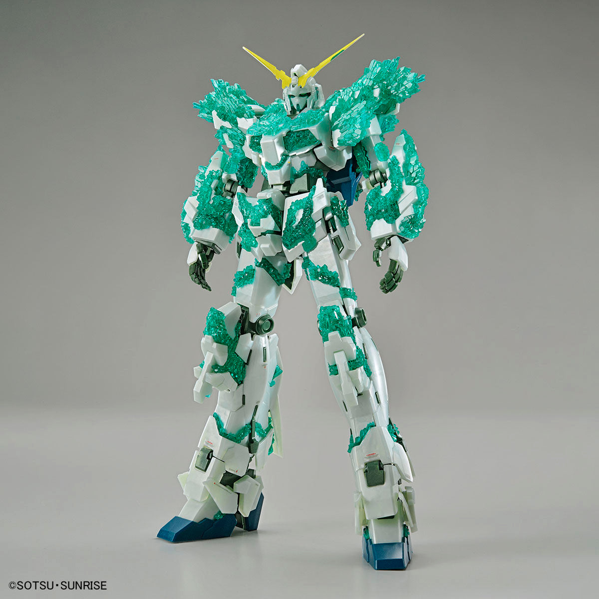 MG 1/100 Gundam Base Limited Unicorn Gundam (Crystal of Light) *PRE-ORDER*