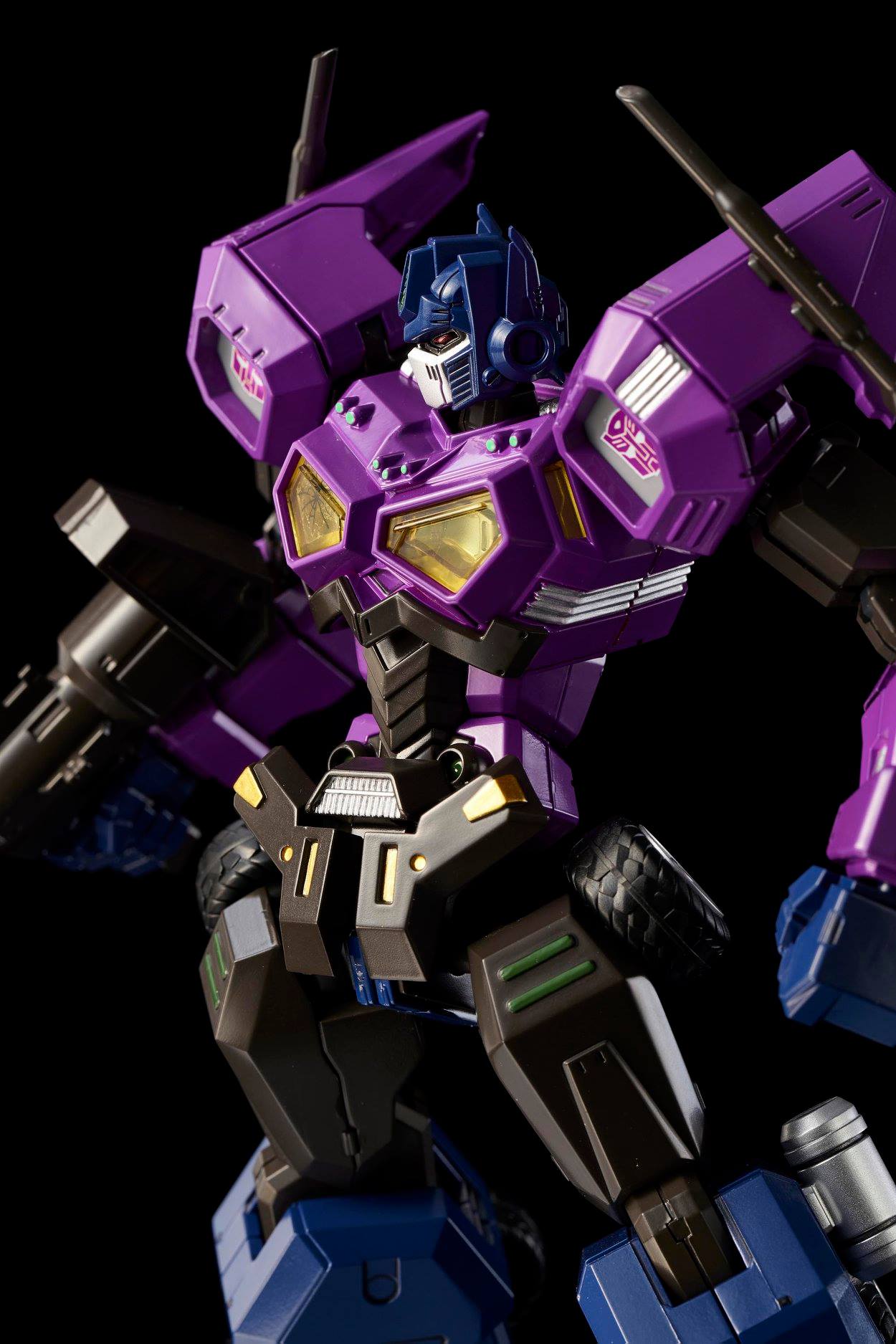Furai Model Transformers Shattered Glass Optimus Prime (Attack Mode)