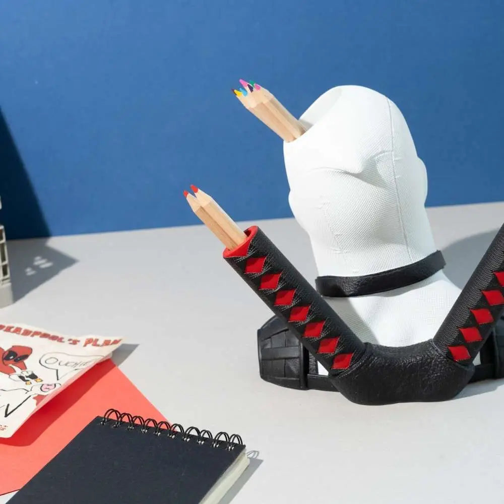 MARVEL DEADPOOL TRAJE X-FORCE PEN HOLDER