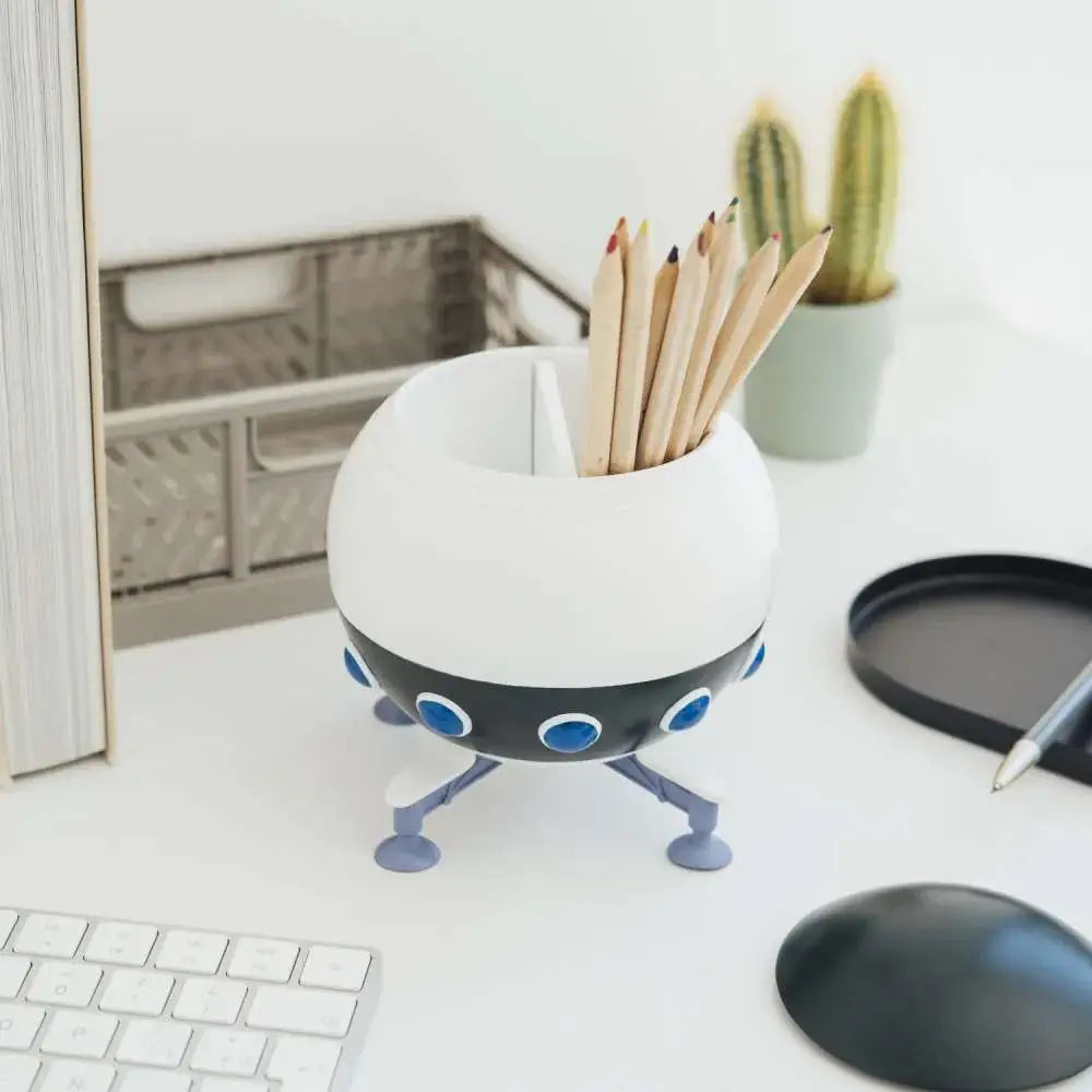 DRAGON BALL Z SPACECRAFT CAPSULE CORP PEN HOLDER