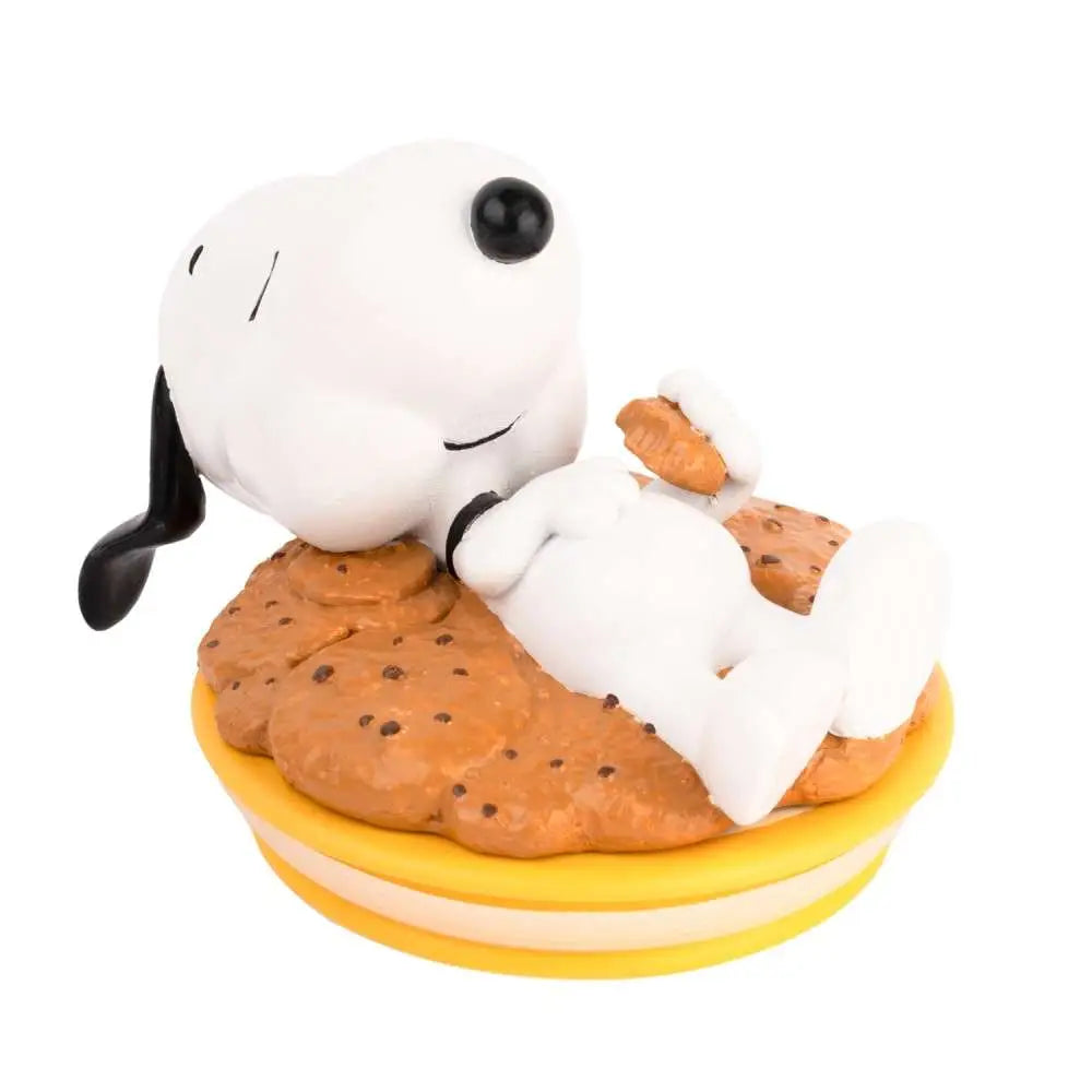 SNOOPY COOKIE BOX