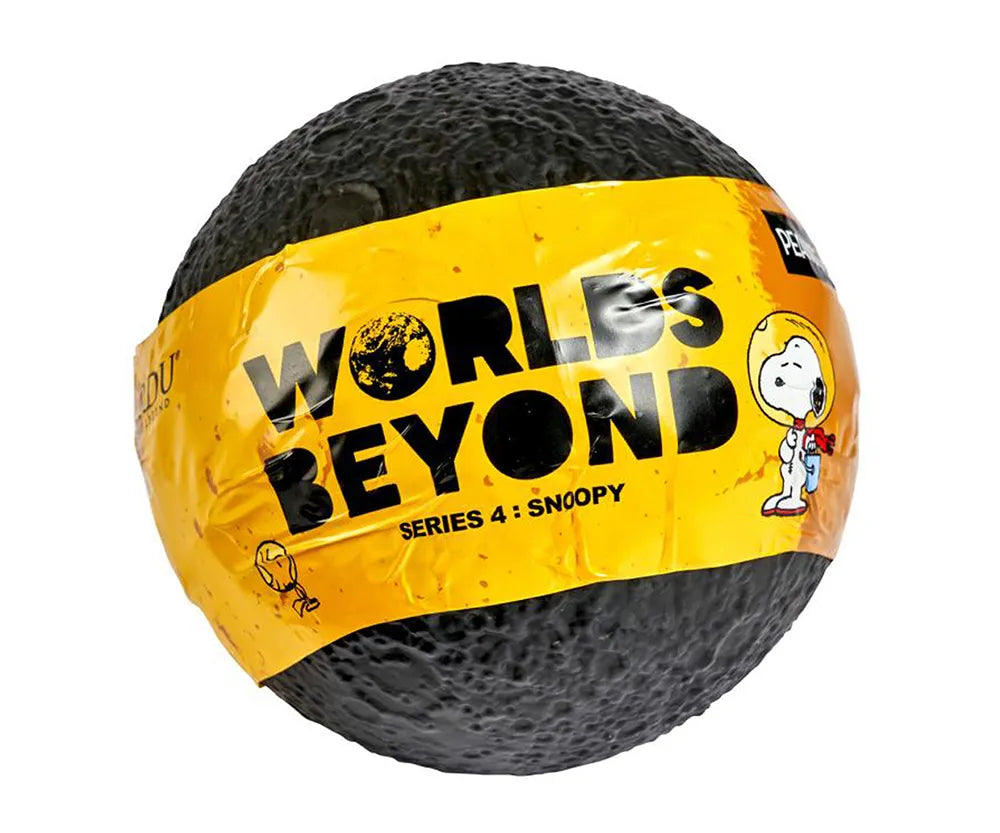 PEANUTS SNOOPY WORLDS BEYOND URDU BLINDBALL BLIND BOX (8)