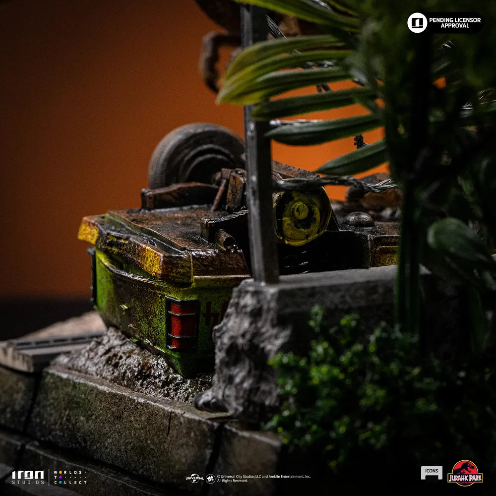 JURASSIC PARK ICONS T-REX BREAKOUT SET A STATUE