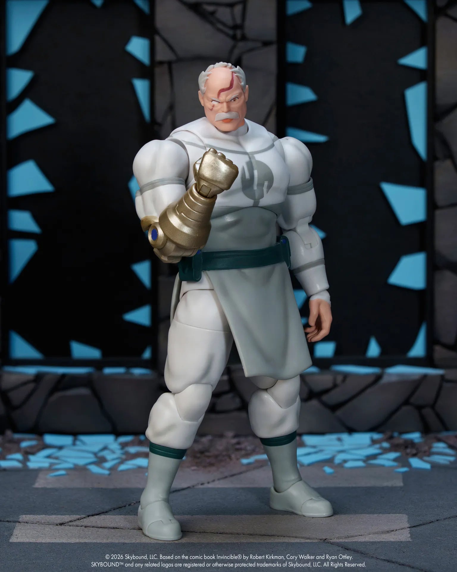 INVINCIBLE INVINCIBLE WITH KID OMNI MAN & CONQUEST LIMITED ACTION FIGURE SET(3)