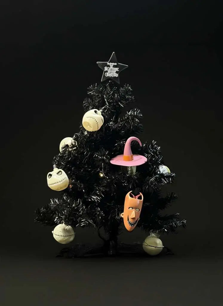 NBX 2005 XMAS TREE WITH LIGHTS