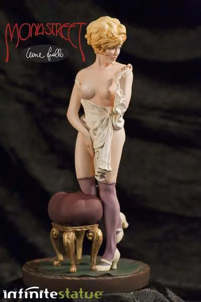 MONA STREET STATUE EXTRA