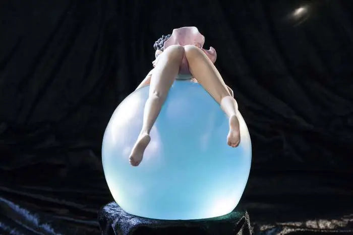 LITTLE EGO BUBBLE DREAM STATUE