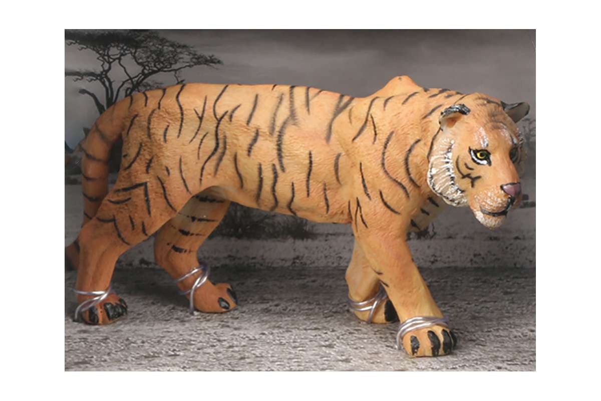 Tiger i �ben �ske 16x9,5x11cm