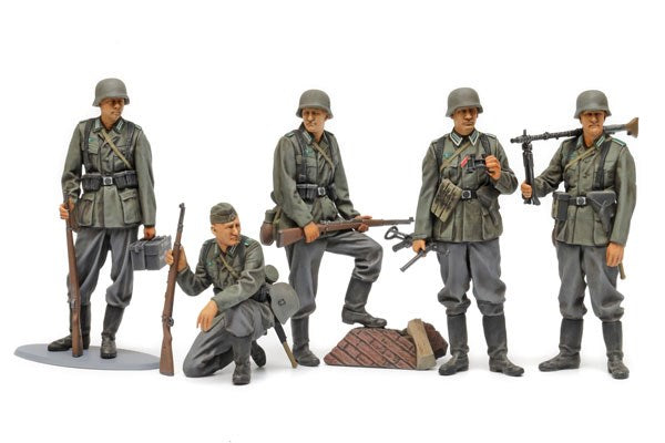 1:35 German Infantry Set (Mid-WWII)