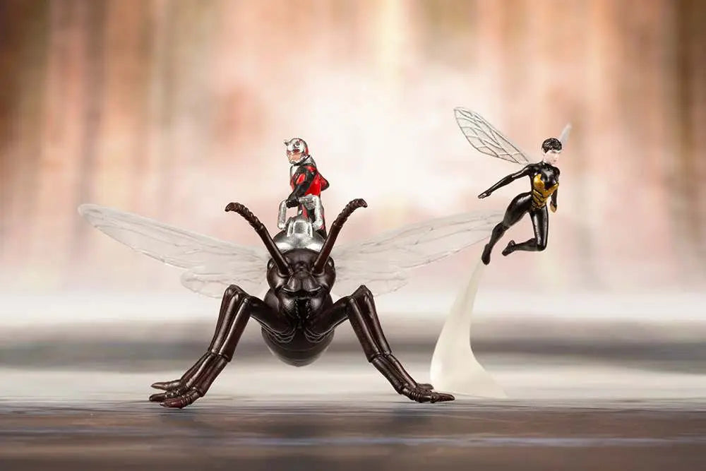 ASTONISHING ANTMAN & WASP ARTFX+ STATUE