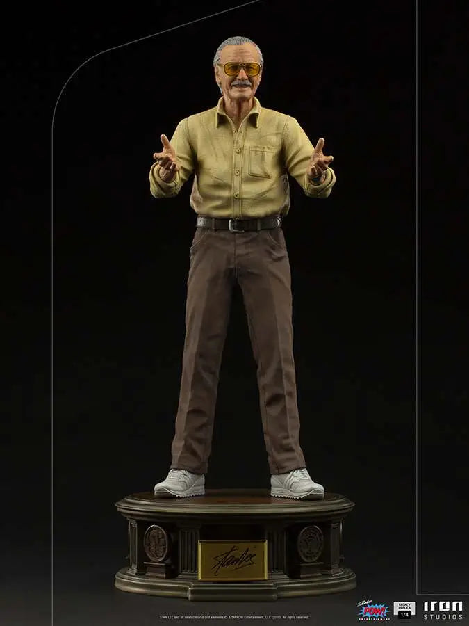 STAN LEE LEGACY REPLICA 1/4 STATUE