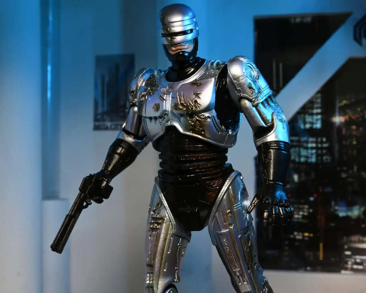 ULTIMATE ROBOCOP BATTLE DAMAGED W/ CHAIR
