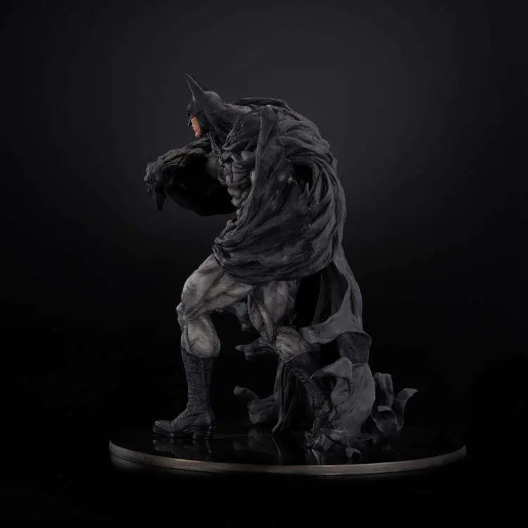 SOFBINAL BATMAN HARD BLACK VER. STATUE