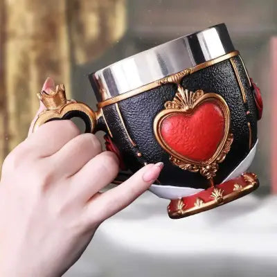 PINKYS UP QUEEN OF HEARTS CUP