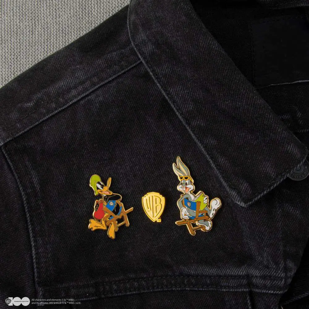 BUGS BUNNY & DAFFY DUCK AT WB STUDIOS PIN SET (3)