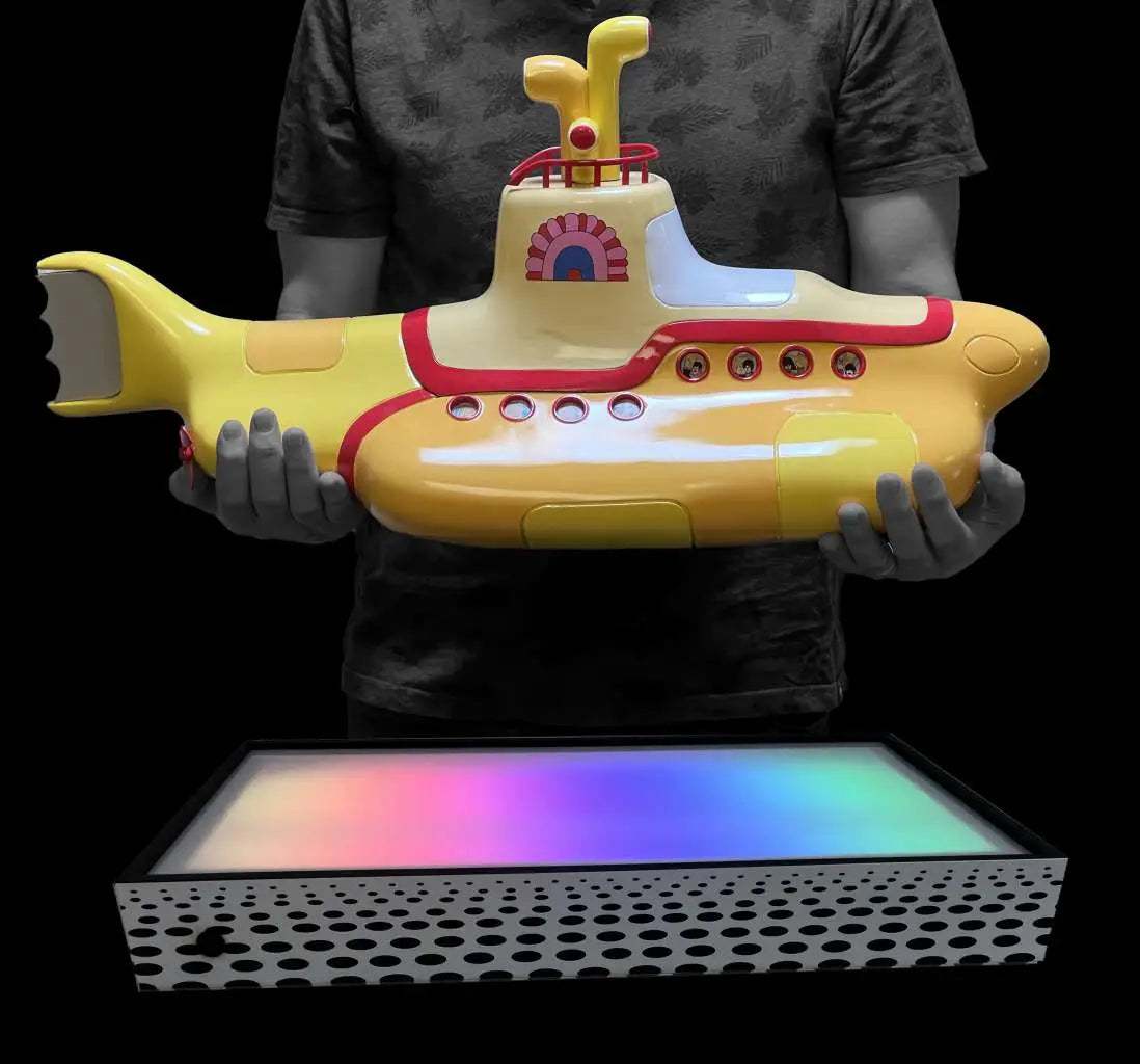 THE BEATLES YELLOW SUBMARINE STUDIO SCALE MODEL