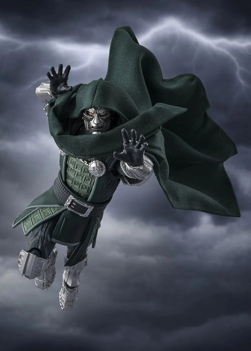 AVENGERS DOOMSDAY - Doctor Doom - Figure S.H. Figuarts 16cm