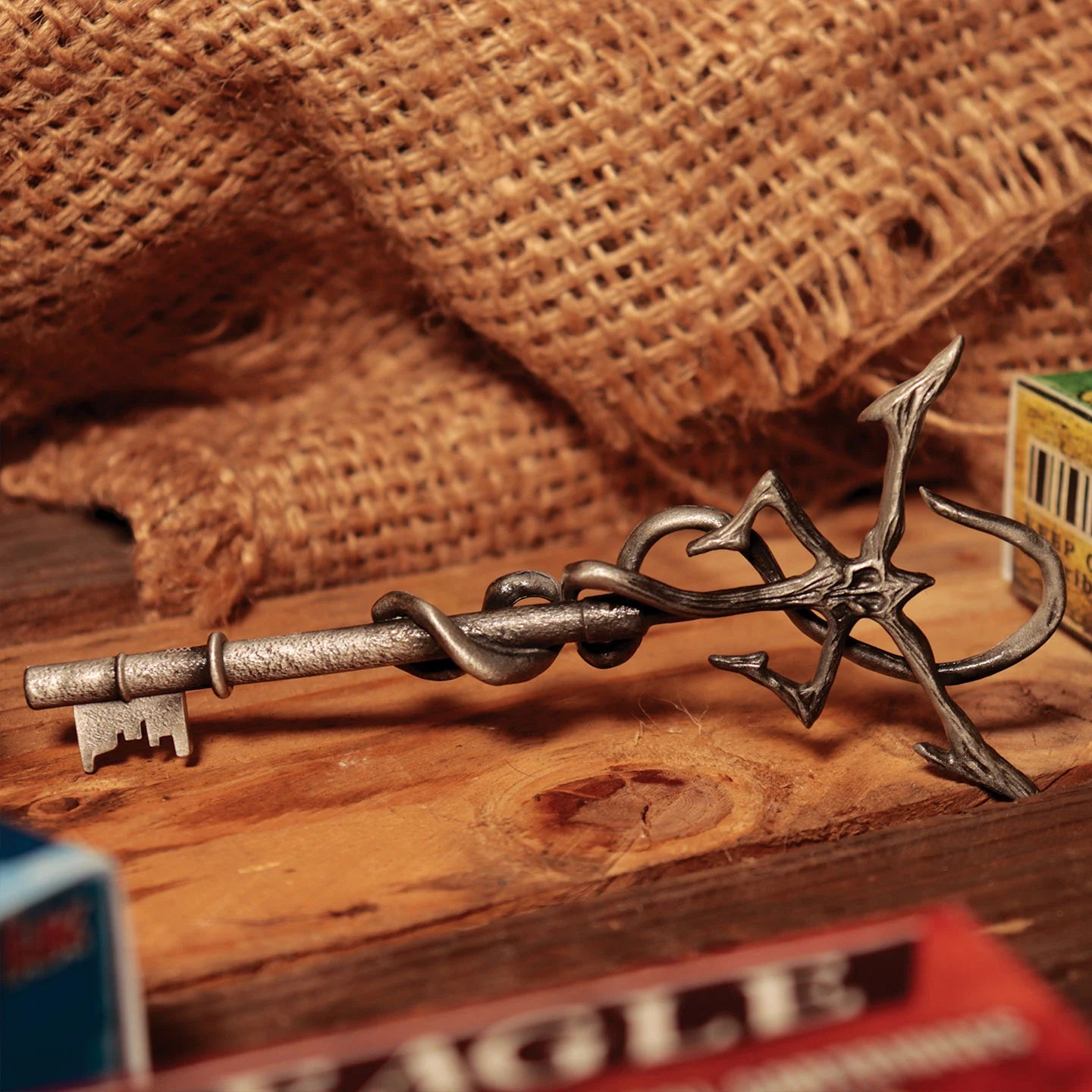 RESIDENT EVIL 4 - Insignia - Key Replica Limited Edition - 12cm