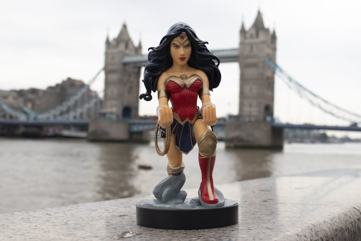 WONDER WOMAN - Controller & Phone Support - 20cm