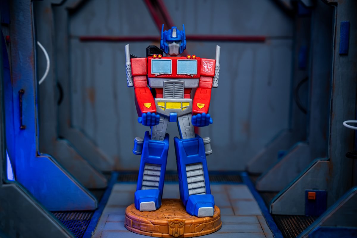 TRANSFORMERS - Optimus Prime - Controller & Phone Support - 20cm