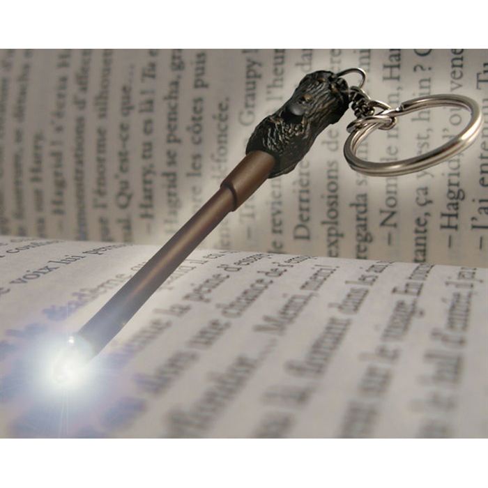 HARRY POTTER - Porte-clés Baquette Lumineuse Harry Potter