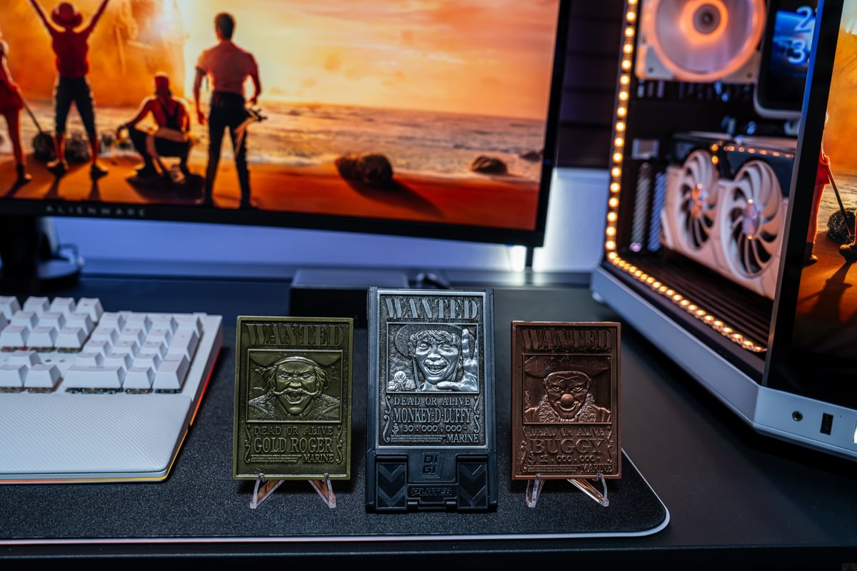 ONE PIECE - Starter Pack of 3 Digiplates + Interchangeable Stand