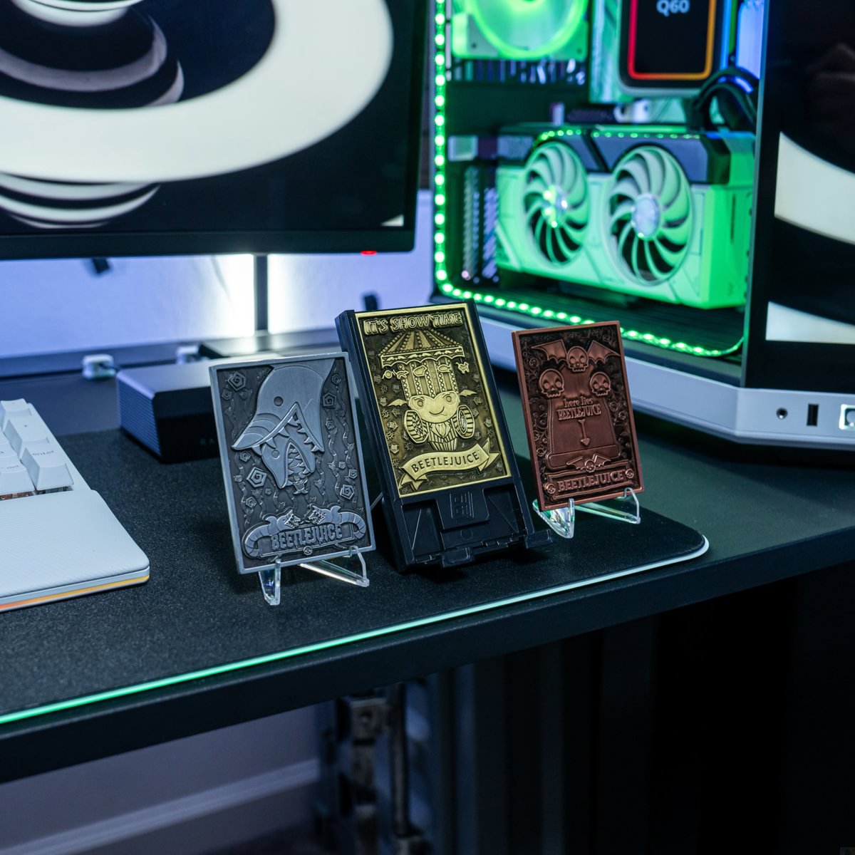 BEETLEJUICE - Starter Pack of 3 Digiplates + Interchangeable Stand