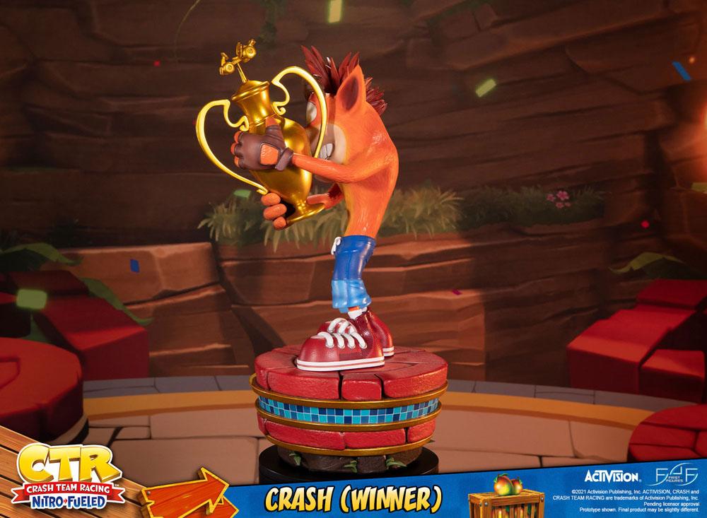 CRASH BANDICOOT - Crash Team Racing Crash Winner - Statue 46cm
