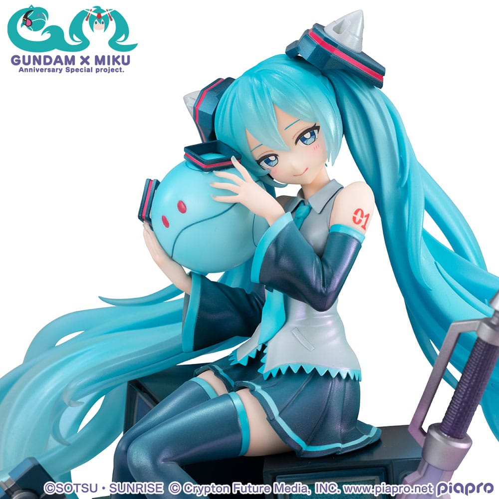 GUNDAM X HATSUNE MIKU - 45th Anniversary - Statue Lucrea 17cm