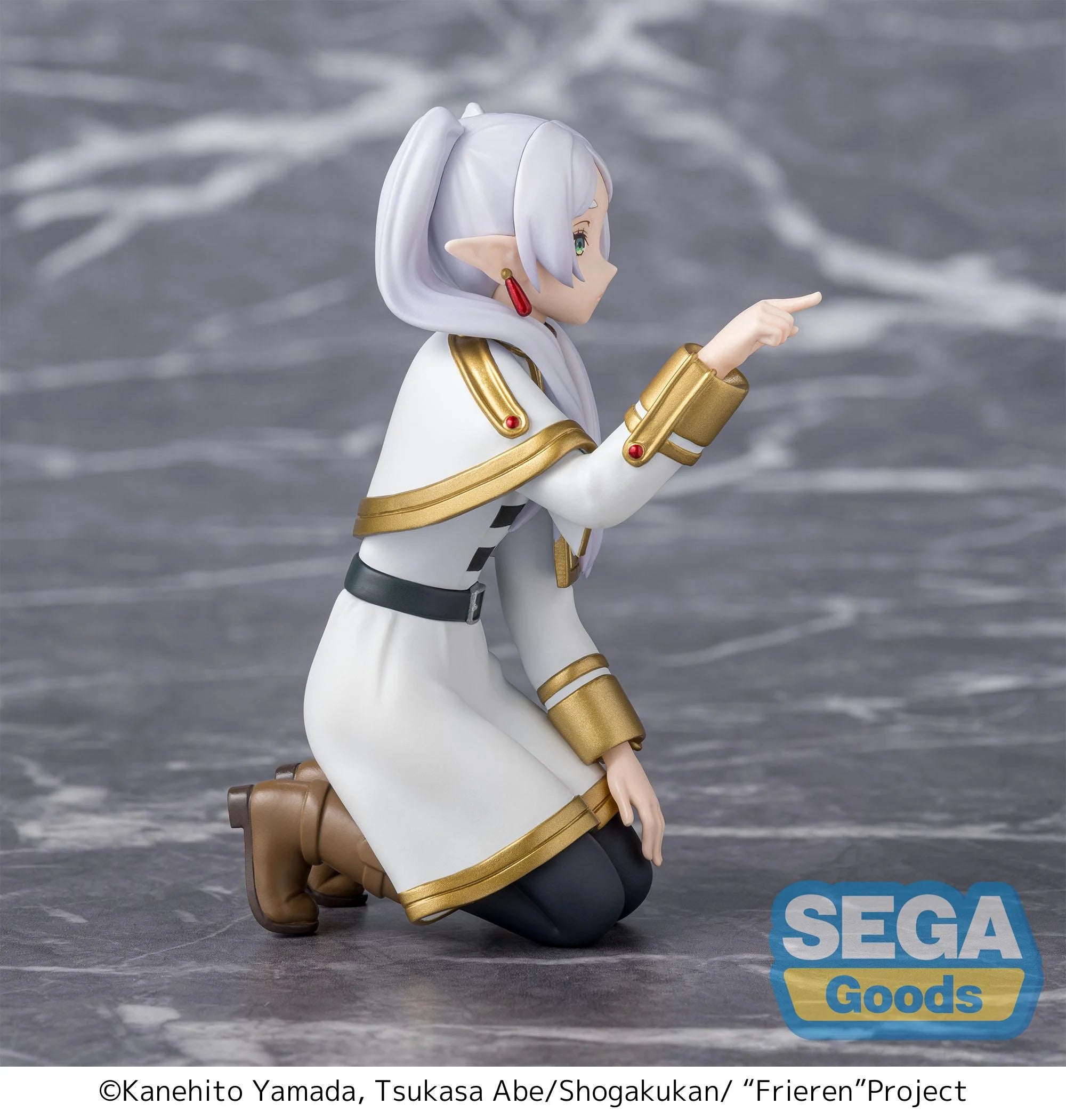 FRIEREN - Frieren Poking Something - Figure PM Perching 10cm