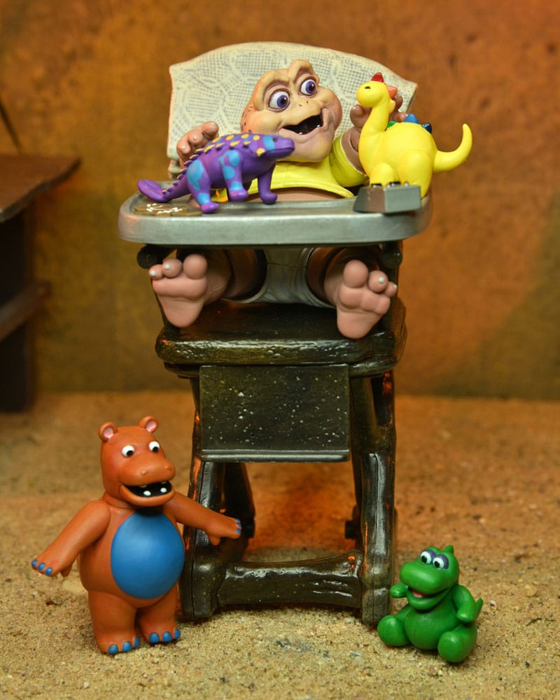 DINOSAURES - Bébé Sinclair - Figurine Ultimate 18cm