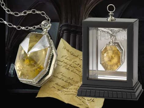 HARRY POTTER - The Locket from the Cave