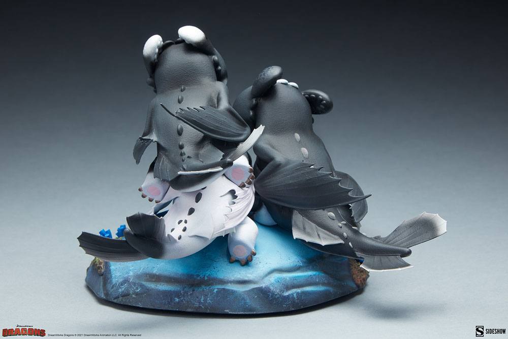 DRAGONS 3 - Dart with Pouncer and Ruffrunner - Statue '15x19x19cm'