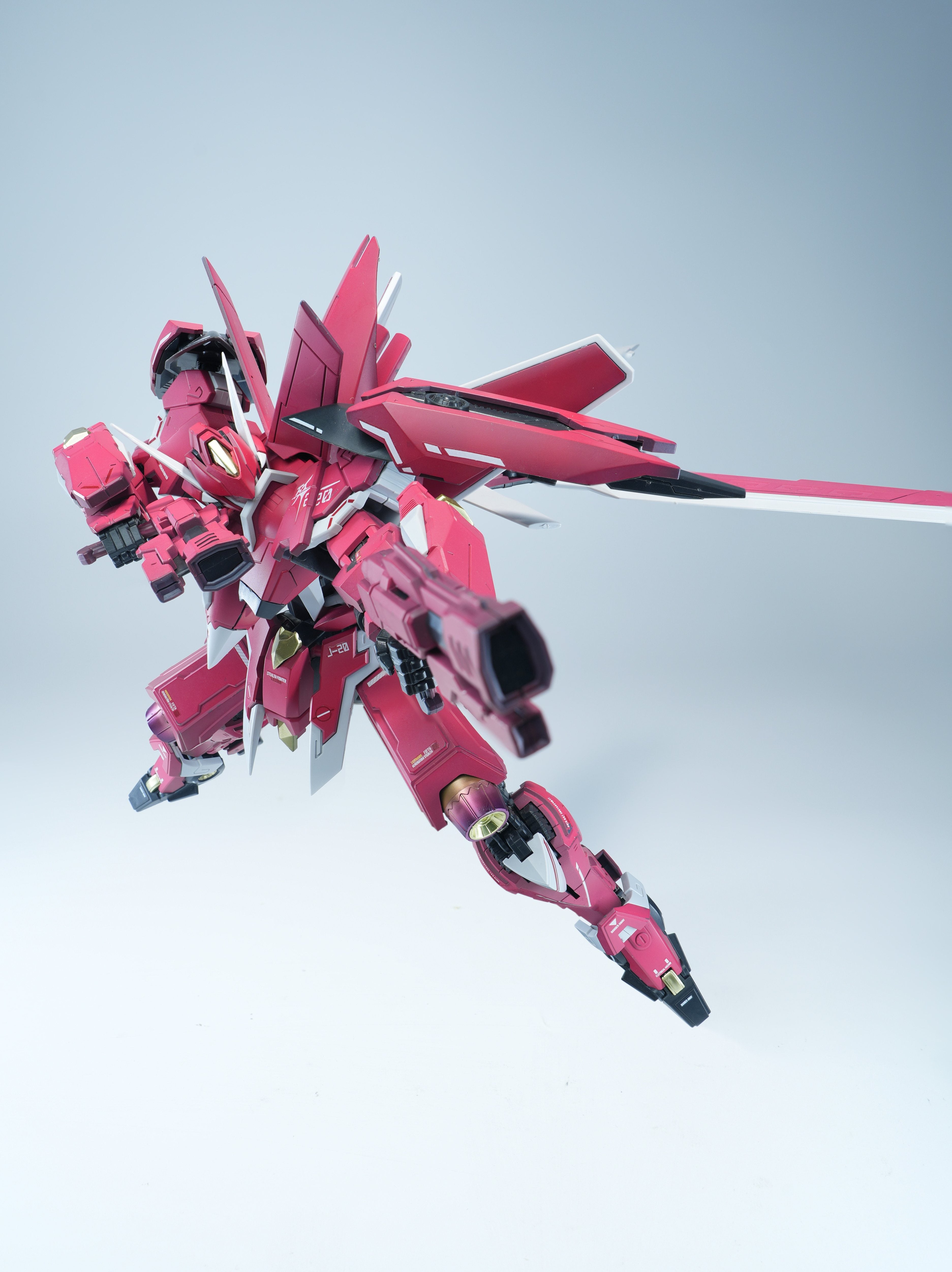 X-PLAY - J-20 Cang Wei Crimson Flowing Gold - Model Kit 21cm