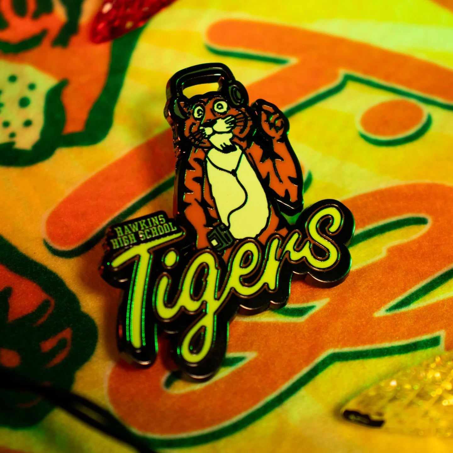 STRANGER THINGS - Set of Badge Pin + Pennant