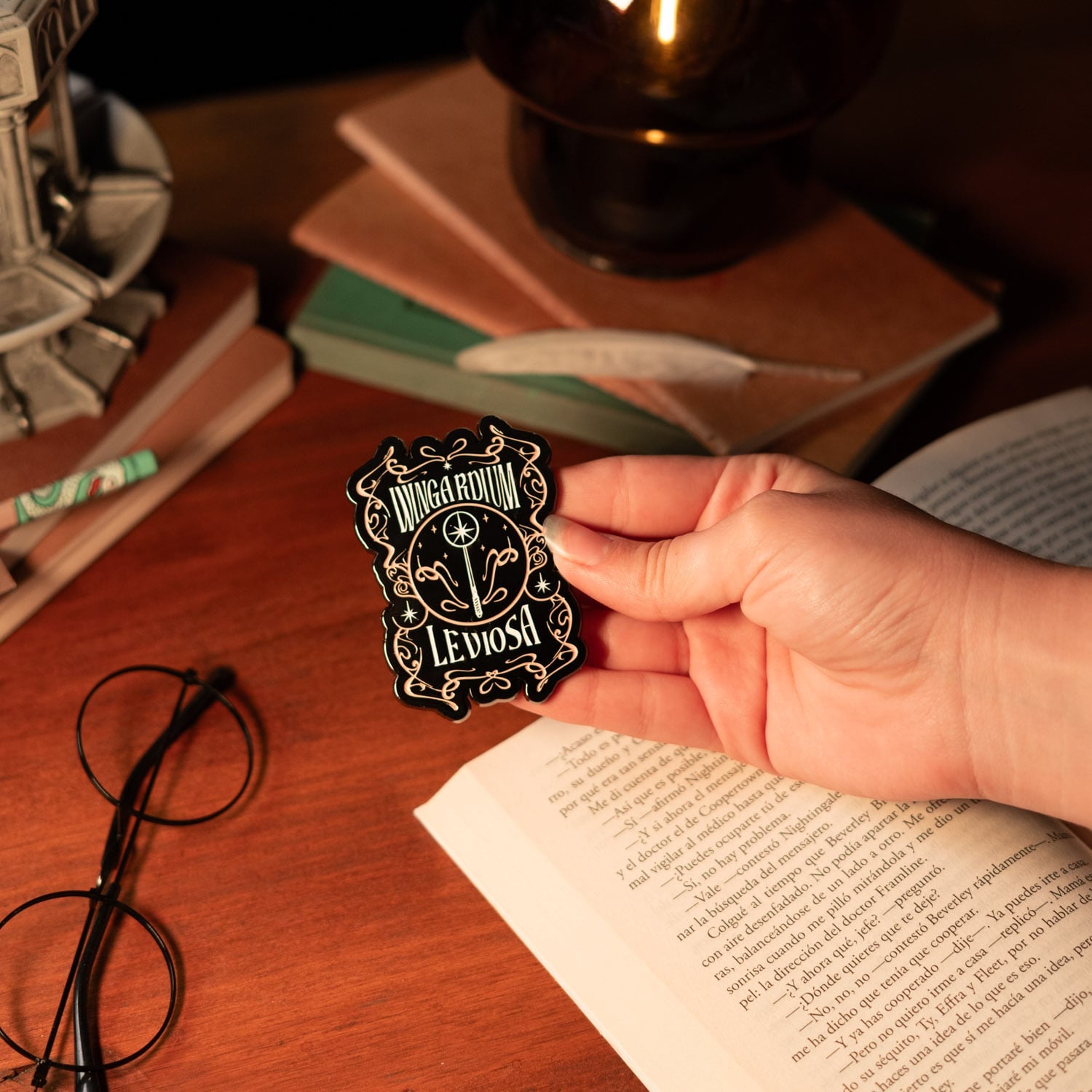 HARRY POTTER - Wingardium Leviosa - 'Glow in the Dark' Metal Magnet