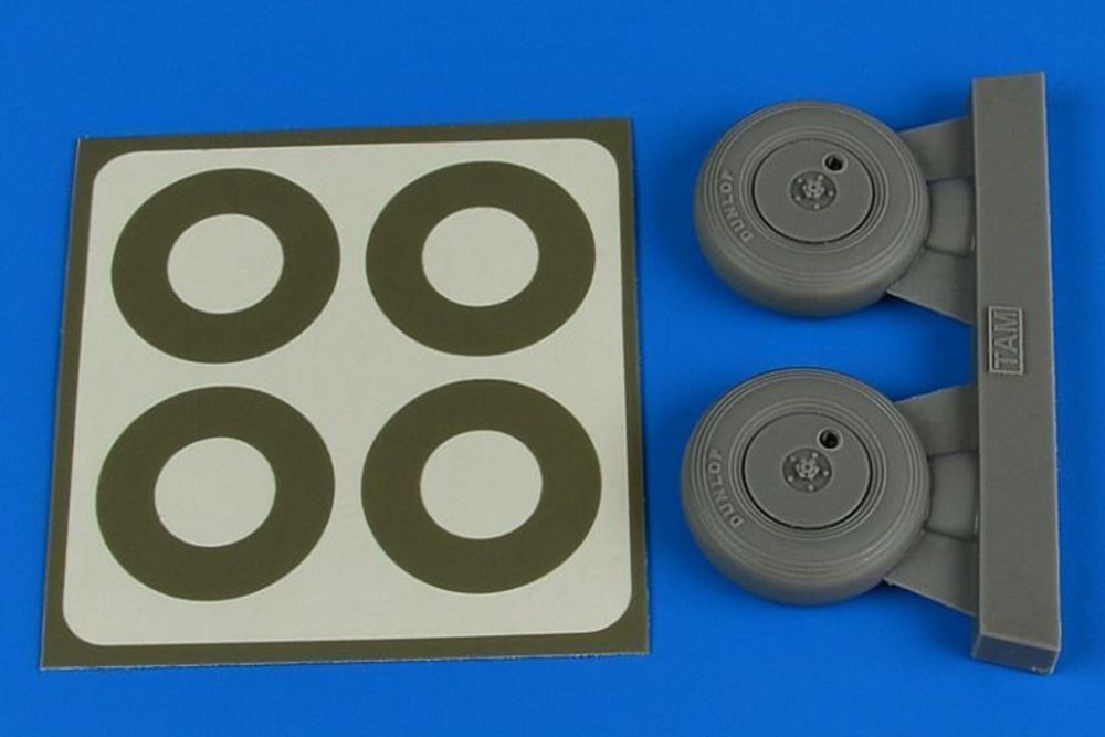 Spitfire Mk.IX wheels (covered) & paint masks for Tamiya