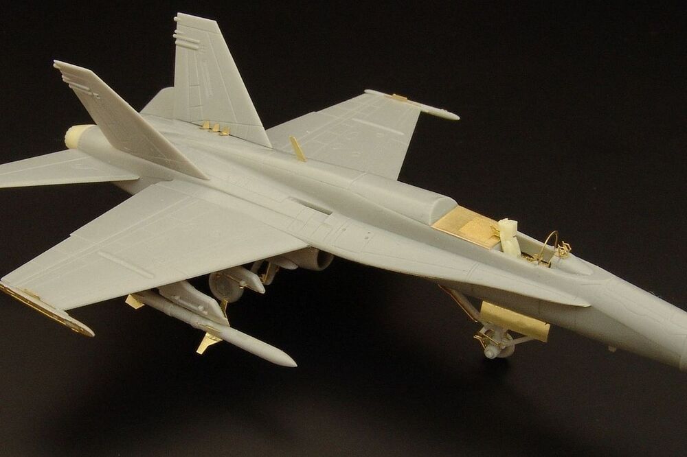 F-A-18C (Revell)