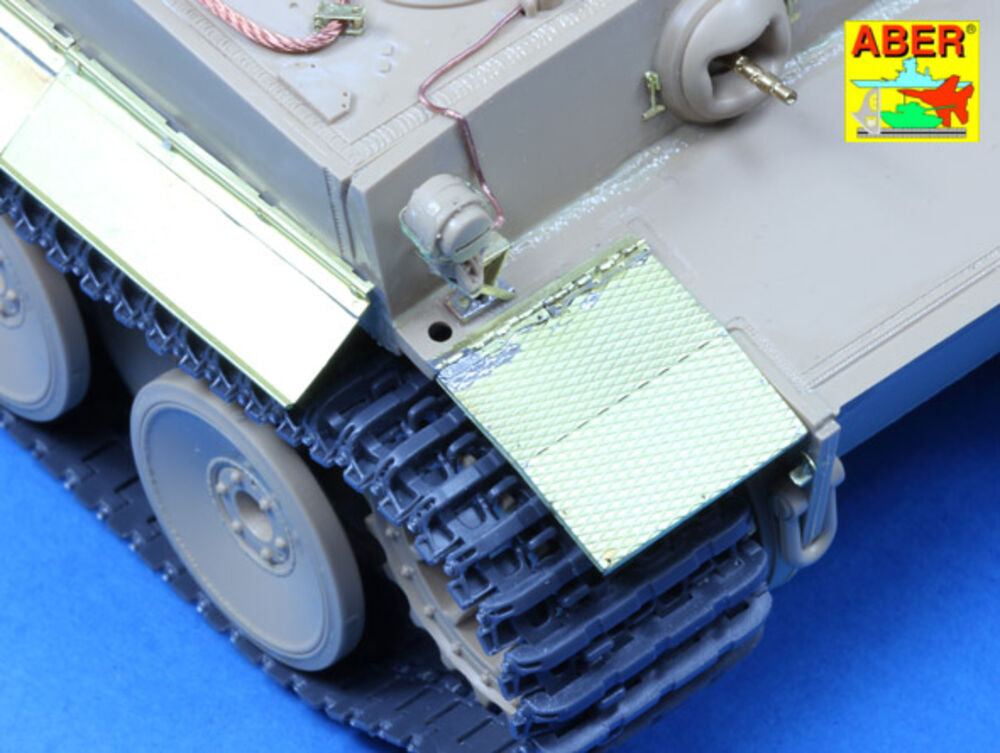 Fenders and exhaust covers for Tiger I (for early model in Africa)