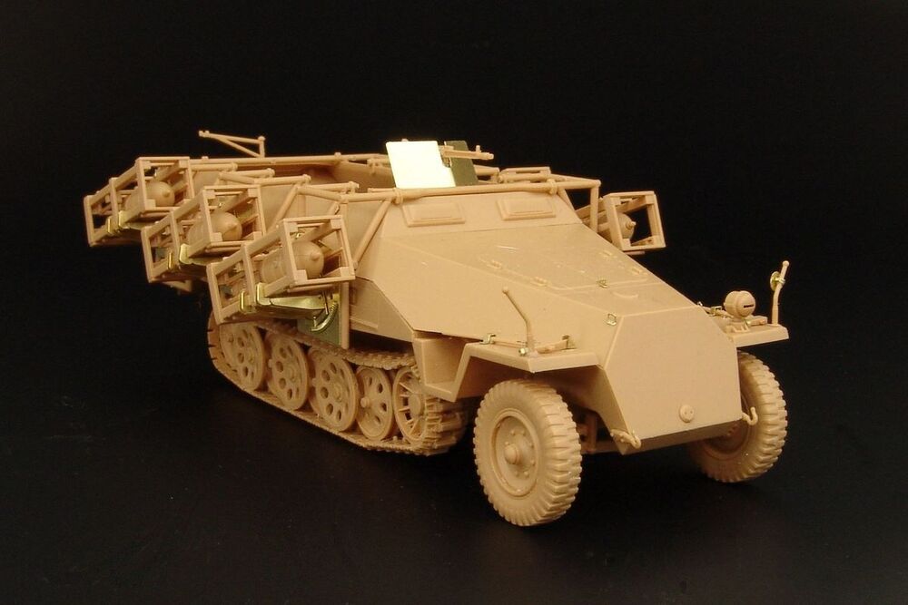 Sd Kfz 251 STUKA Zu Fuss (TAMIYA)