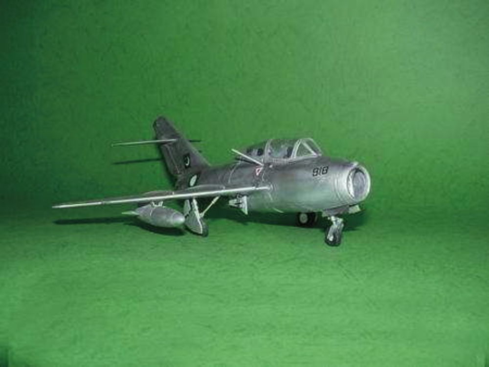 MiG-15 UTI Midget