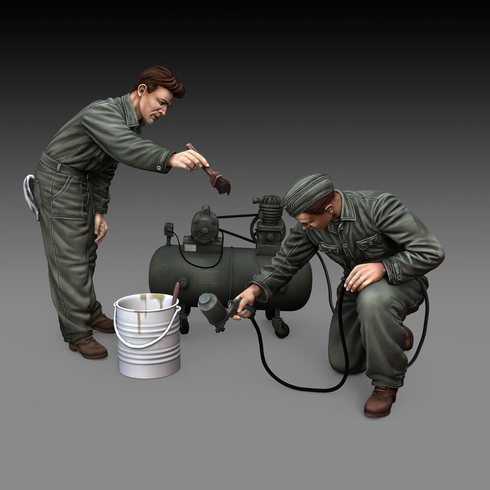 Soldiers painting