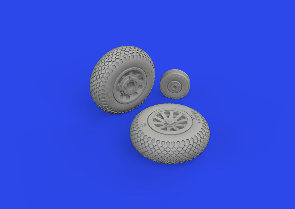 P-51D wheels cross tread